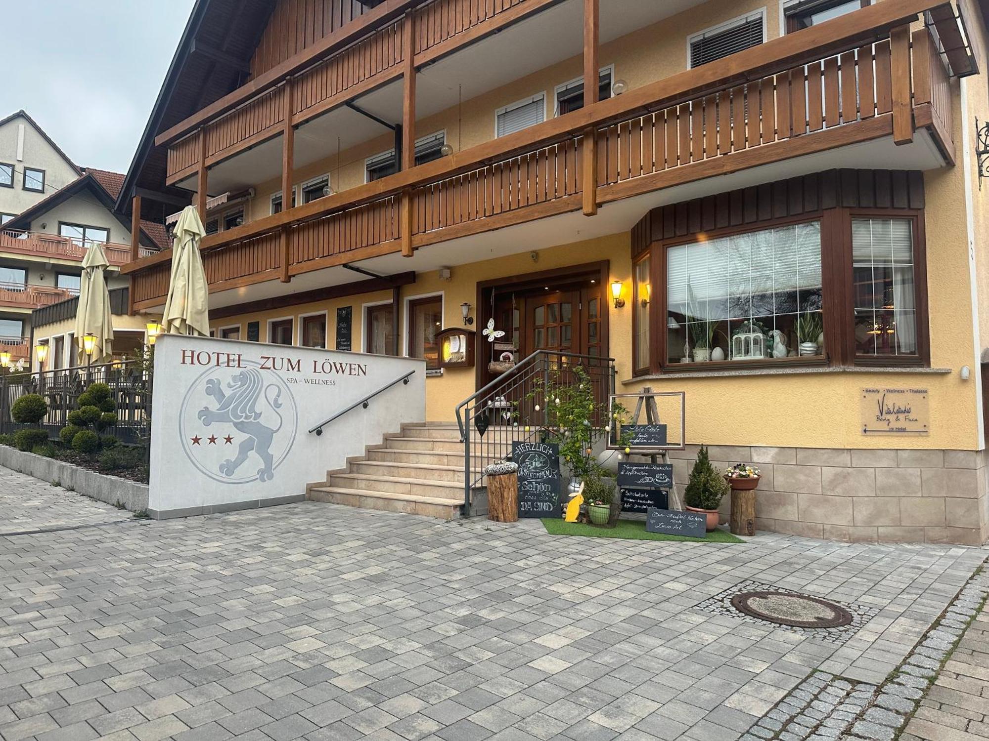 Gasthof - Hotel Zum Loewen Schwabthal Bagian luar foto