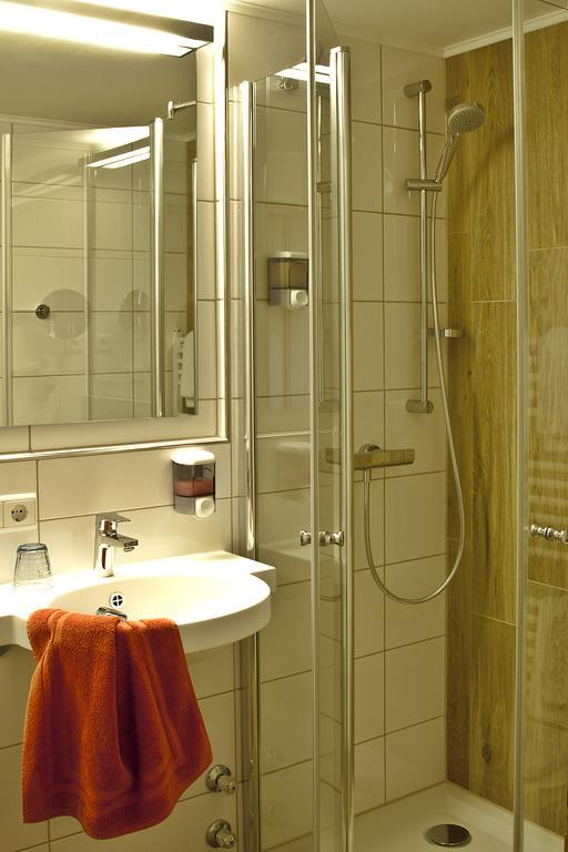Gasthof - Hotel Zum Loewen Schwabthal Bagian luar foto